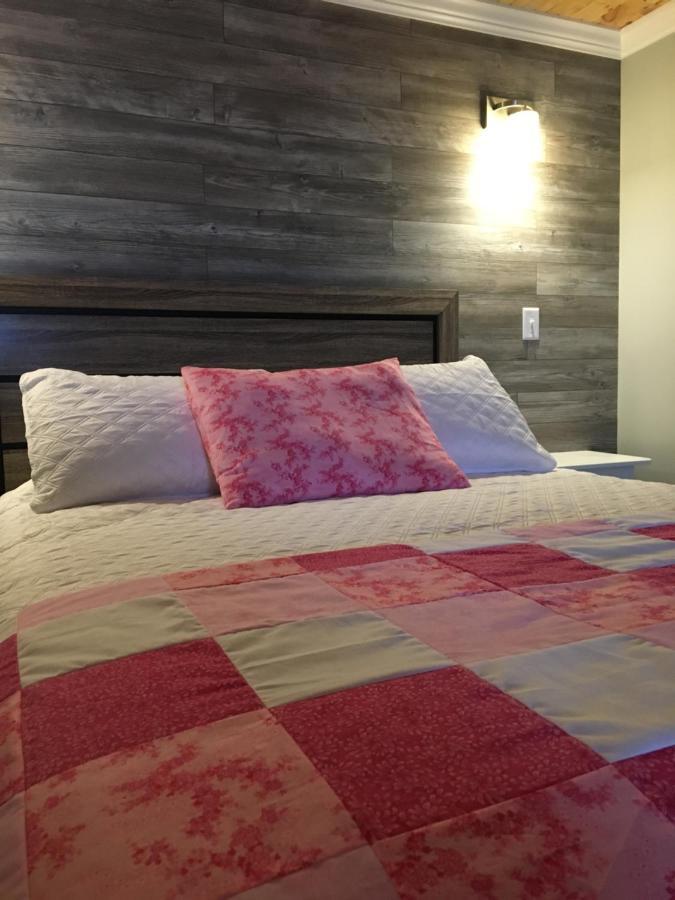 Raleigh Rooms & Taylor'S Crafts Extérieur photo
