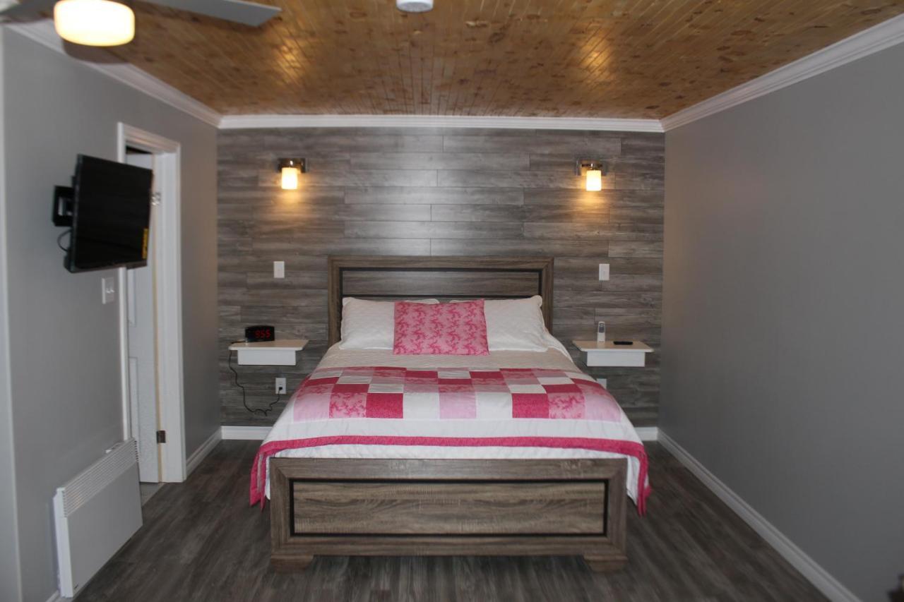 Raleigh Rooms & Taylor'S Crafts Extérieur photo
