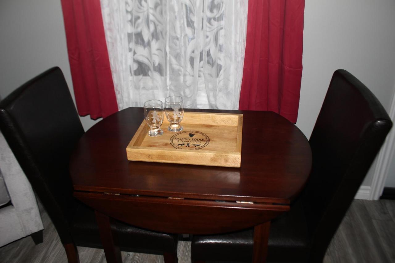 Raleigh Rooms & Taylor'S Crafts Extérieur photo