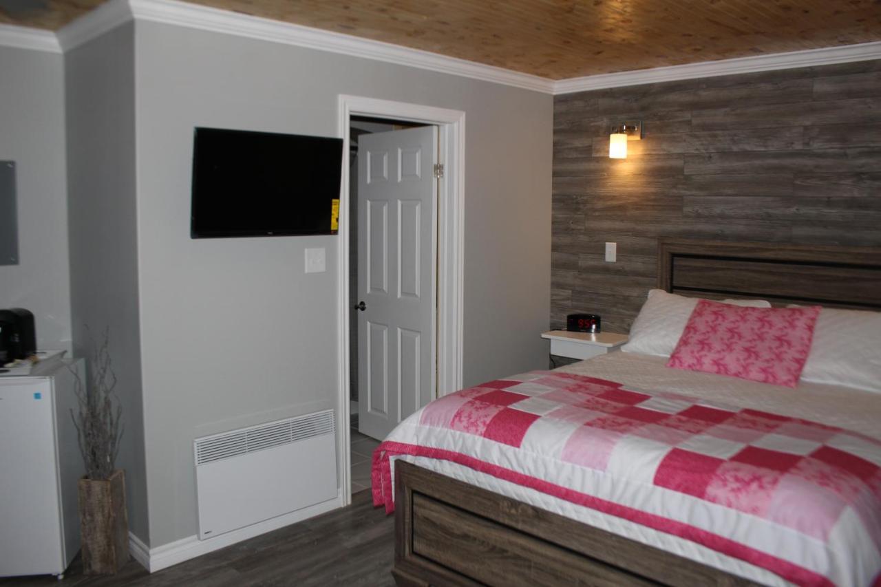 Raleigh Rooms & Taylor'S Crafts Extérieur photo